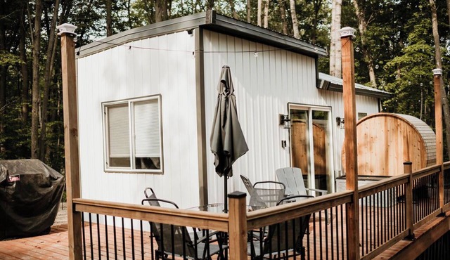 "The Beatnik Nook" tiny cabin tucked in nature