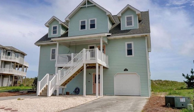 The Great Escape: 3BR/3.5BA house, North Topsail Beach, Sleeps 11, Pool & Tennis