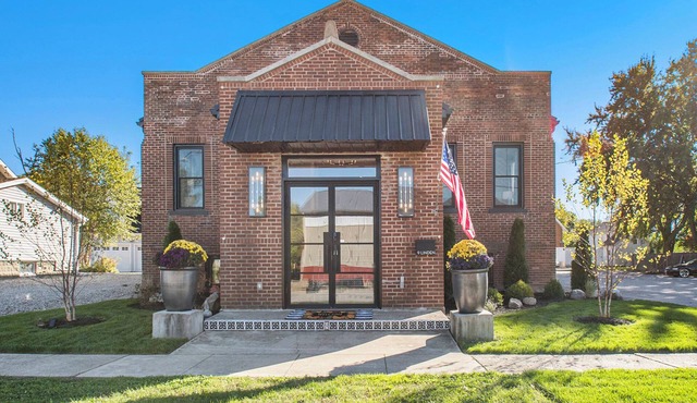 Timeless Architecture. Completely Modernized Luxury. Heart of Three Oaks!