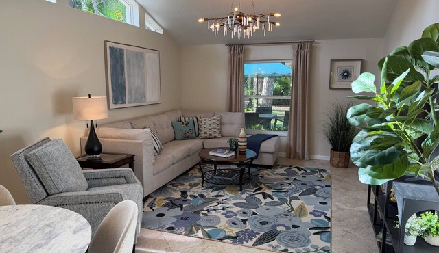 Tranquil setting 10 minutes from beach in sunny Sarasota!