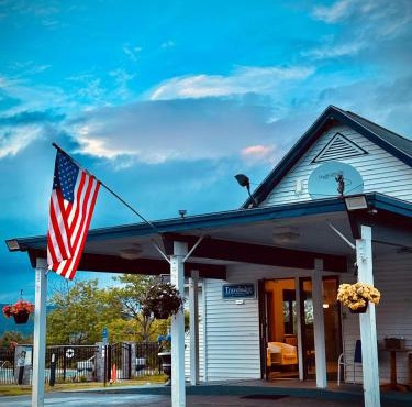 Travelodge by Wyndham Lake George NY