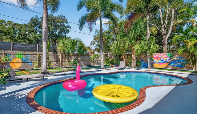Tropical Family Retreat with Heated Pool, Jacuzzi, Mini Golf