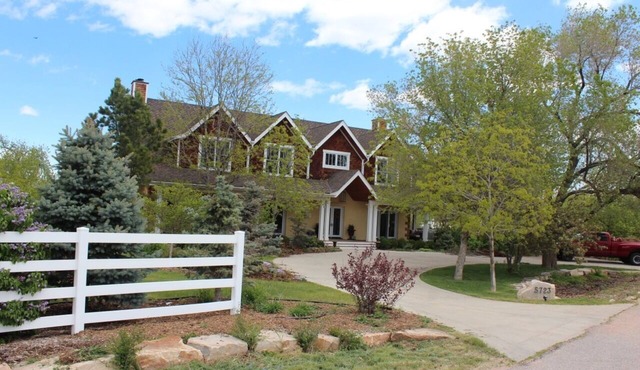 True Luxury Estate Perfect For Small Reunions Or A Family Get-Away