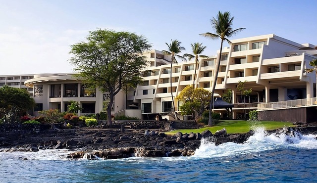 Ultimate Adventure in Hawaii! 3 Spacious Units, Spectacular Dining Options!