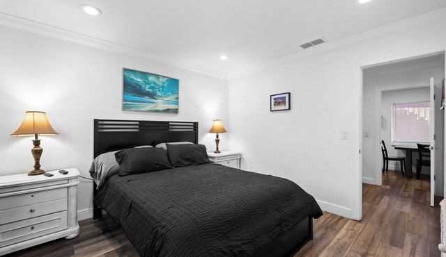 UNIT 3 LAUDERDALE BY THE SEA Updated Two Bedrm/1st floor 200+- steps to beach