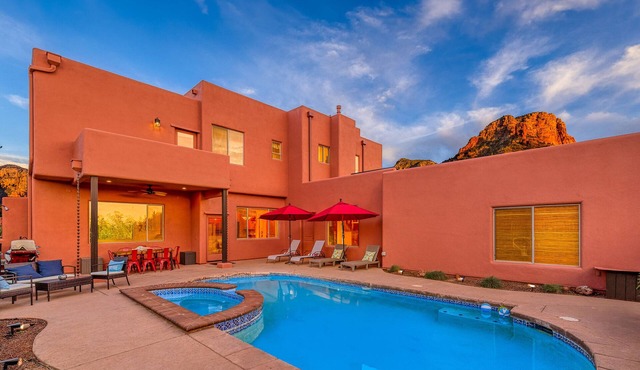 Views! Private Heated Pool + Spa + BBQ + Games + EV + High-speed Wifi