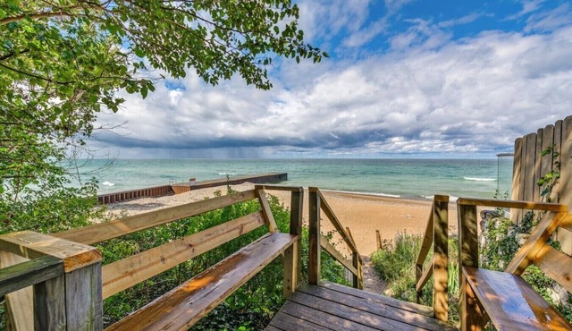 Walk to Beach | Golf Cart Included | Grand Beach