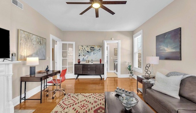 Warm and Spacious 2 Bedroom