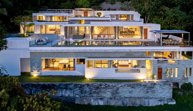 Zest : Ultra-Luxurious Five Star Villa