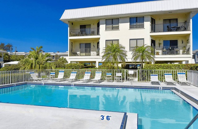 Beach View 207-Private Beach Access-Free Wi-Fi-Heated Pool-2 Balconies
