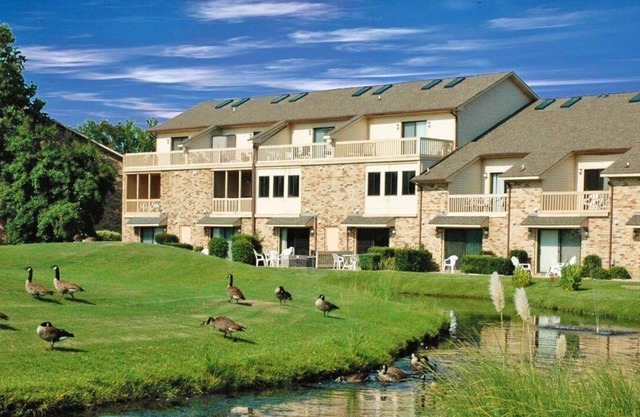 Beautiful studio unit at resort, sleeps 2