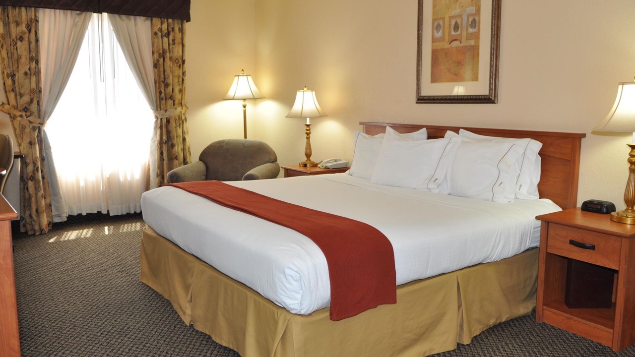 Photo of Bedroom in Sunrise Manor