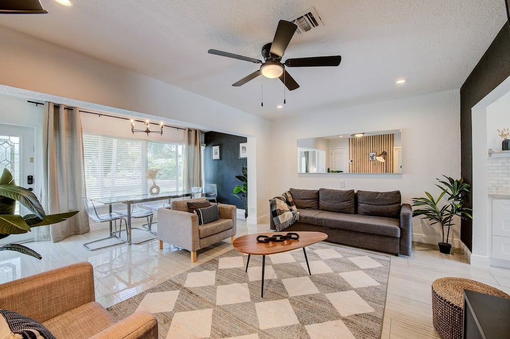 Photo of Livingroom in Royal Poinciana