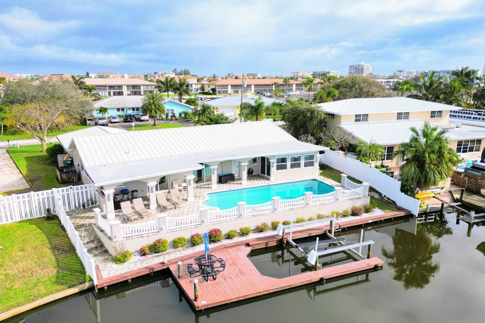 Photo of Others in Cocoa Isles