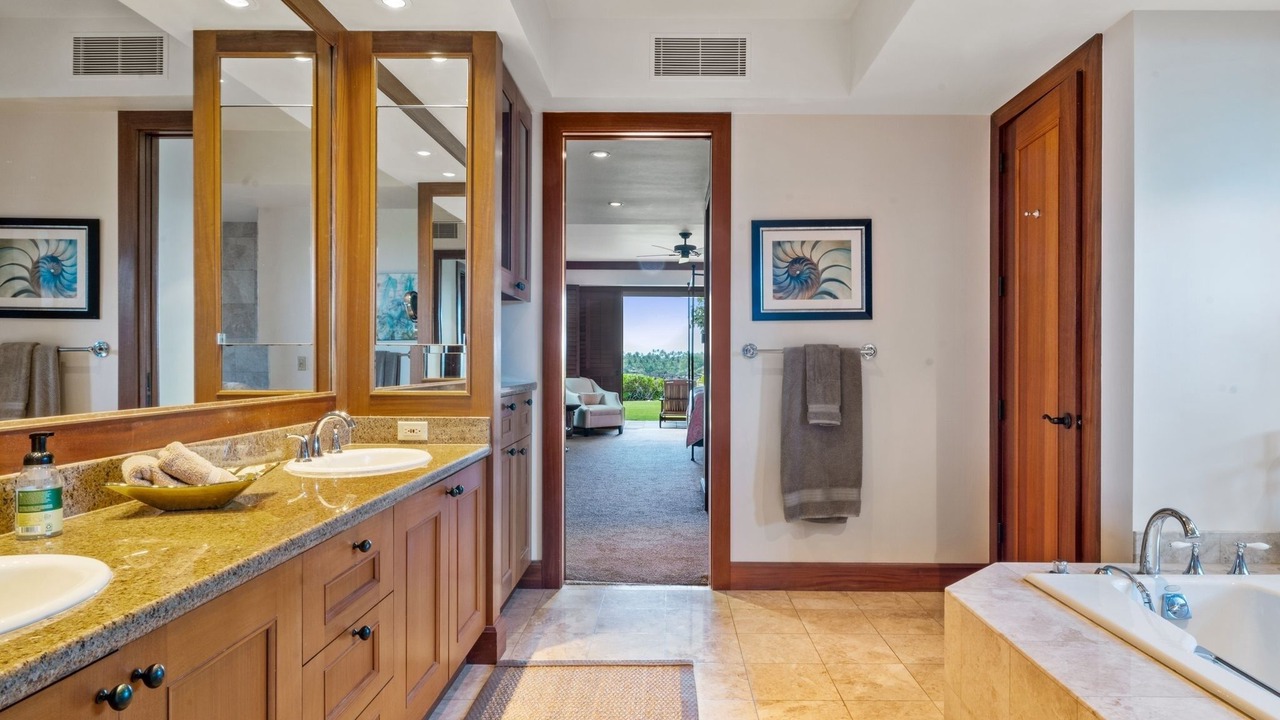 Photo of Bathroom in Kaupulehu