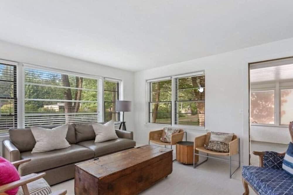 Photo of Others in Shorewood-Tower Hills-Harbert