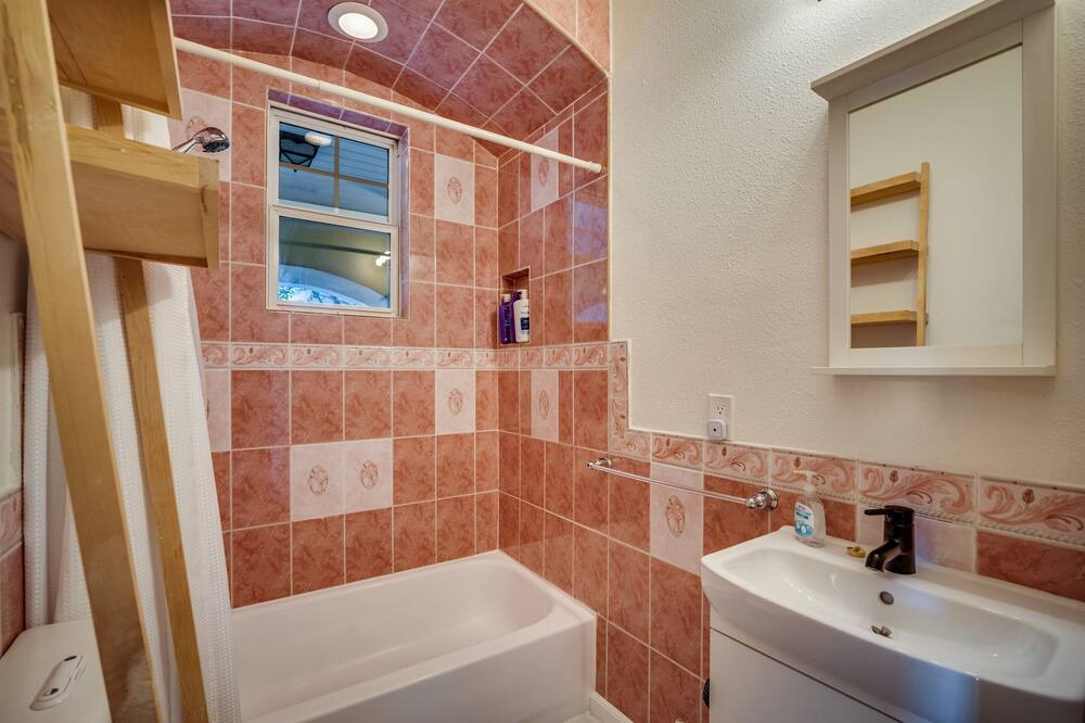 Photo of Bathroom in Government Hill
