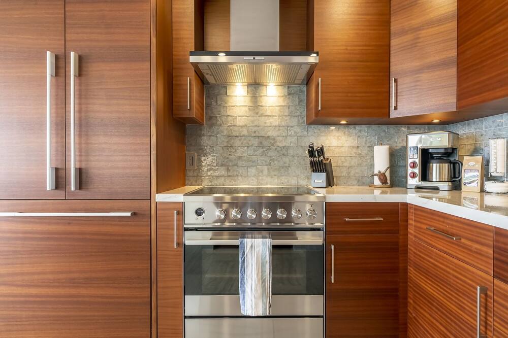 Photo of Kitchen in Historic Lahaina Front Street