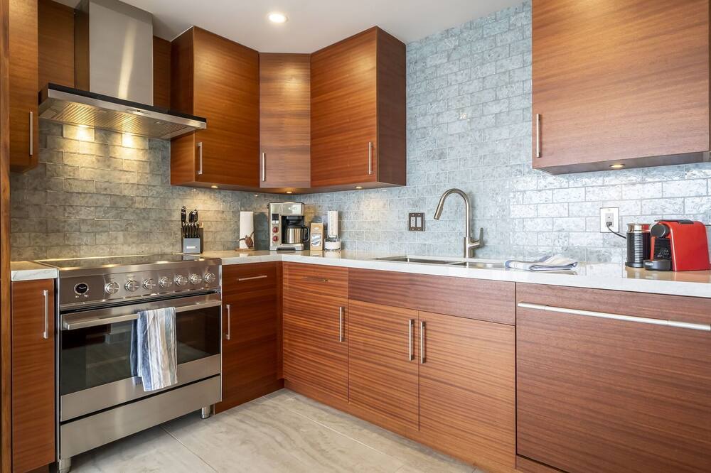 Photo of Kitchen in Historic Lahaina Front Street