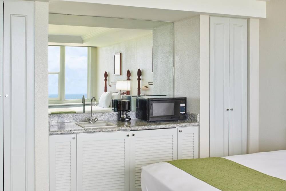 Photo of Bedroom in Kahului