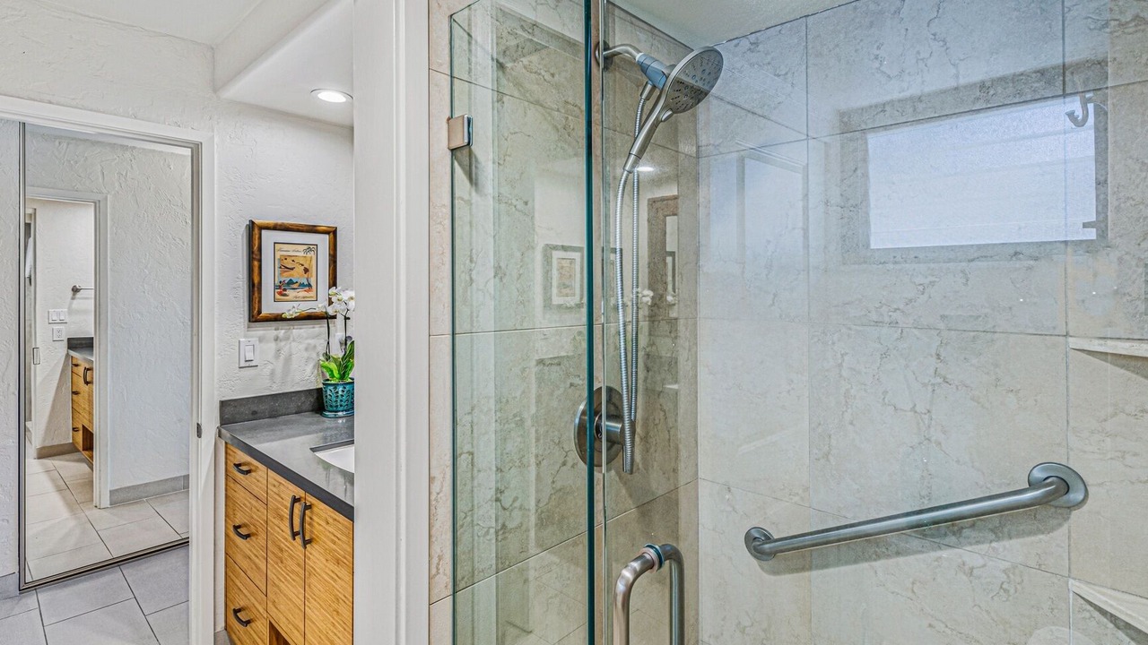 Photo of Bathroom in Honokowai