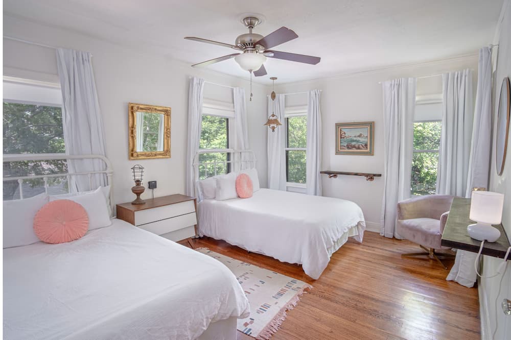 Photo of Bedroom in Mahncke Park