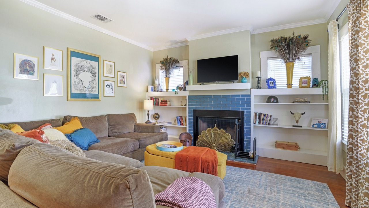 Photo of Livingroom in Mahncke Park