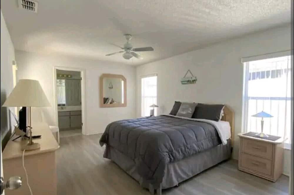 Photo of Bedroom in Lindfields