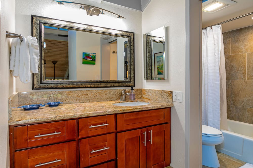 Photo of Bathroom in Kihei