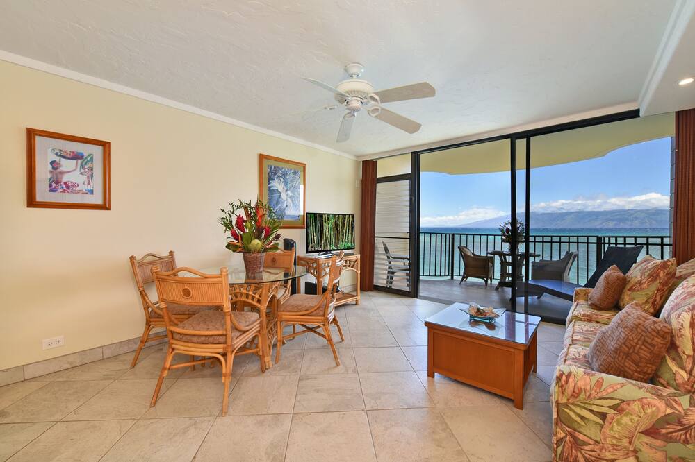 Photo of Livingroom in Kahana