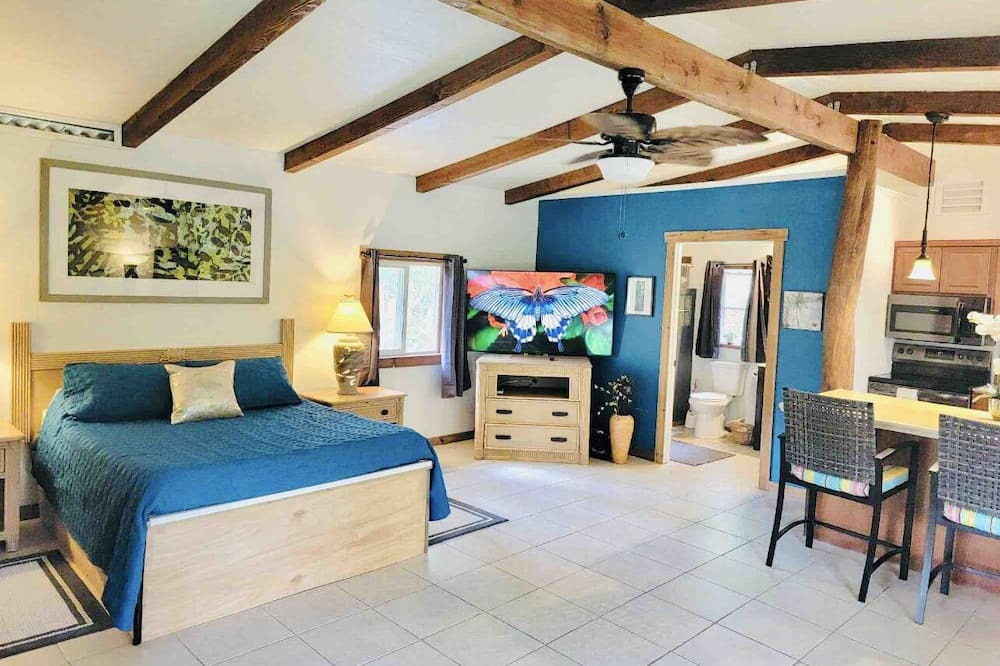 Photo of Bedroom in Leilani Estates