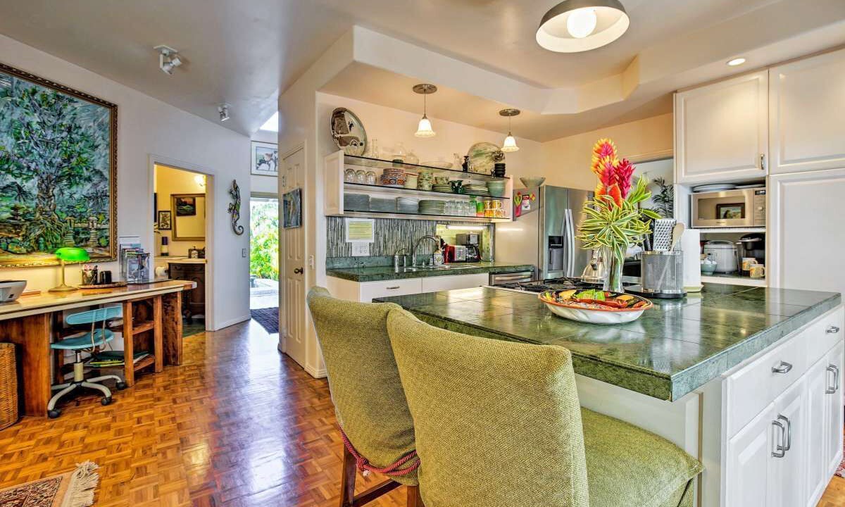 Photo of Kitchen in Kahaluu Bay
