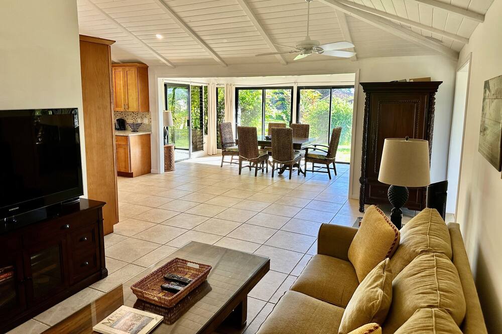 Photo of Livingroom in Kaanapali