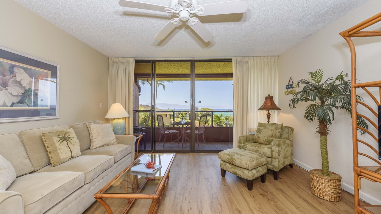 Photo of Livingroom in Kahana