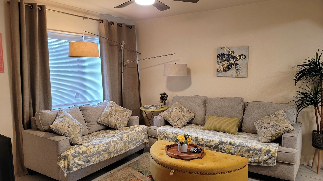 Photo of Livingroom in Gulf Gate Estates