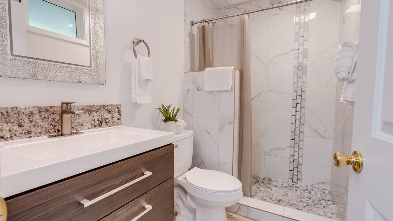 Photo of Bathroom in Wailuku