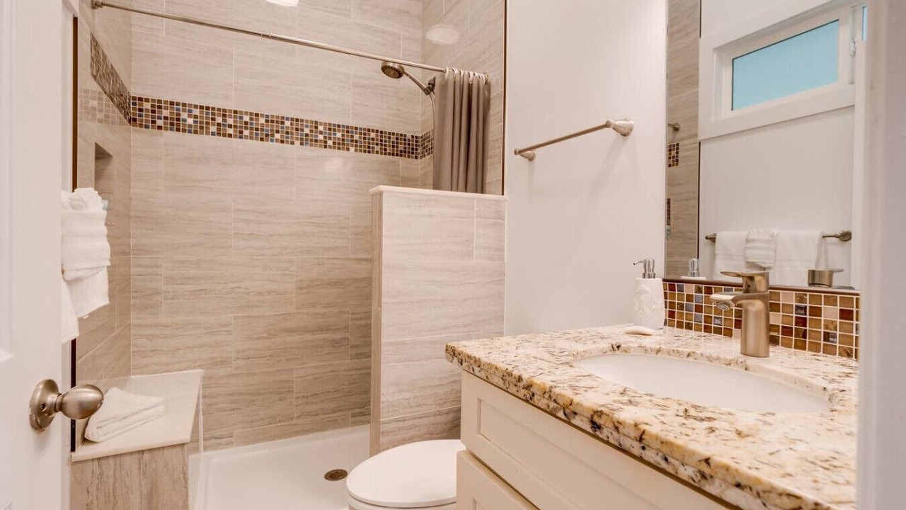 Photo of Bathroom in Wailuku