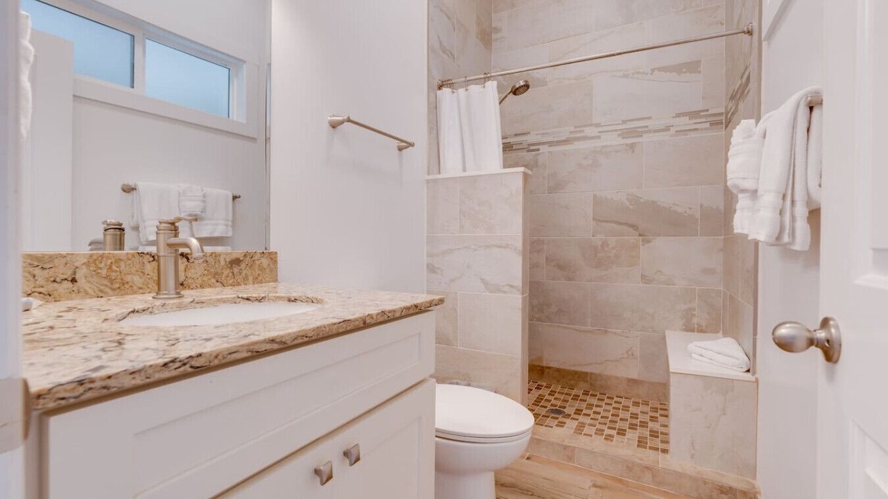 Photo of Bathroom in Wailuku
