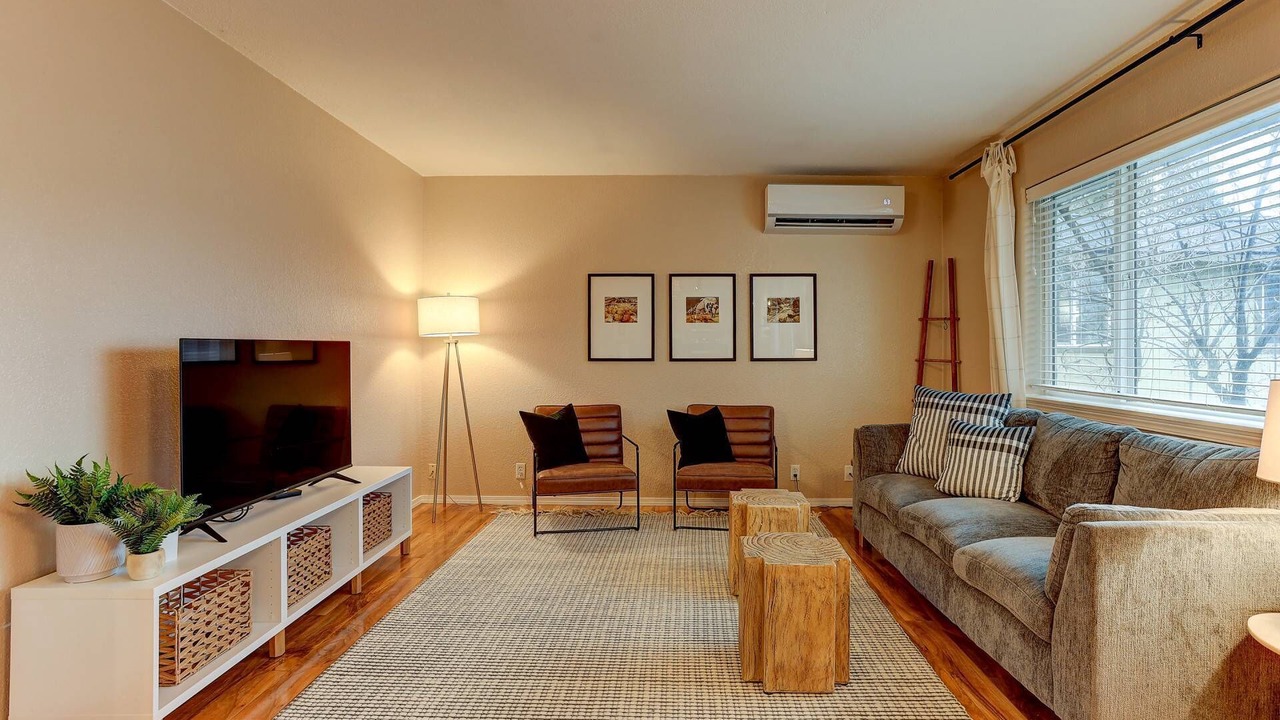 Photo of Livingroom in Redmond
