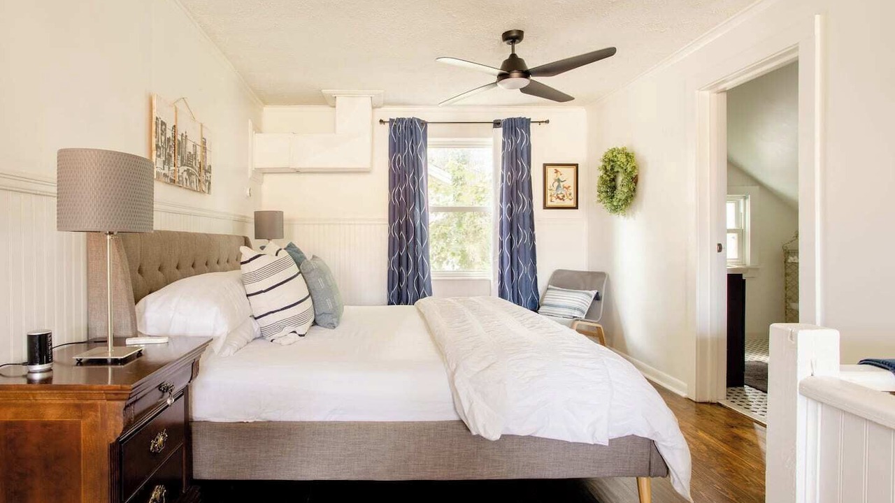 Photo of Bedroom in Lockeland Springs