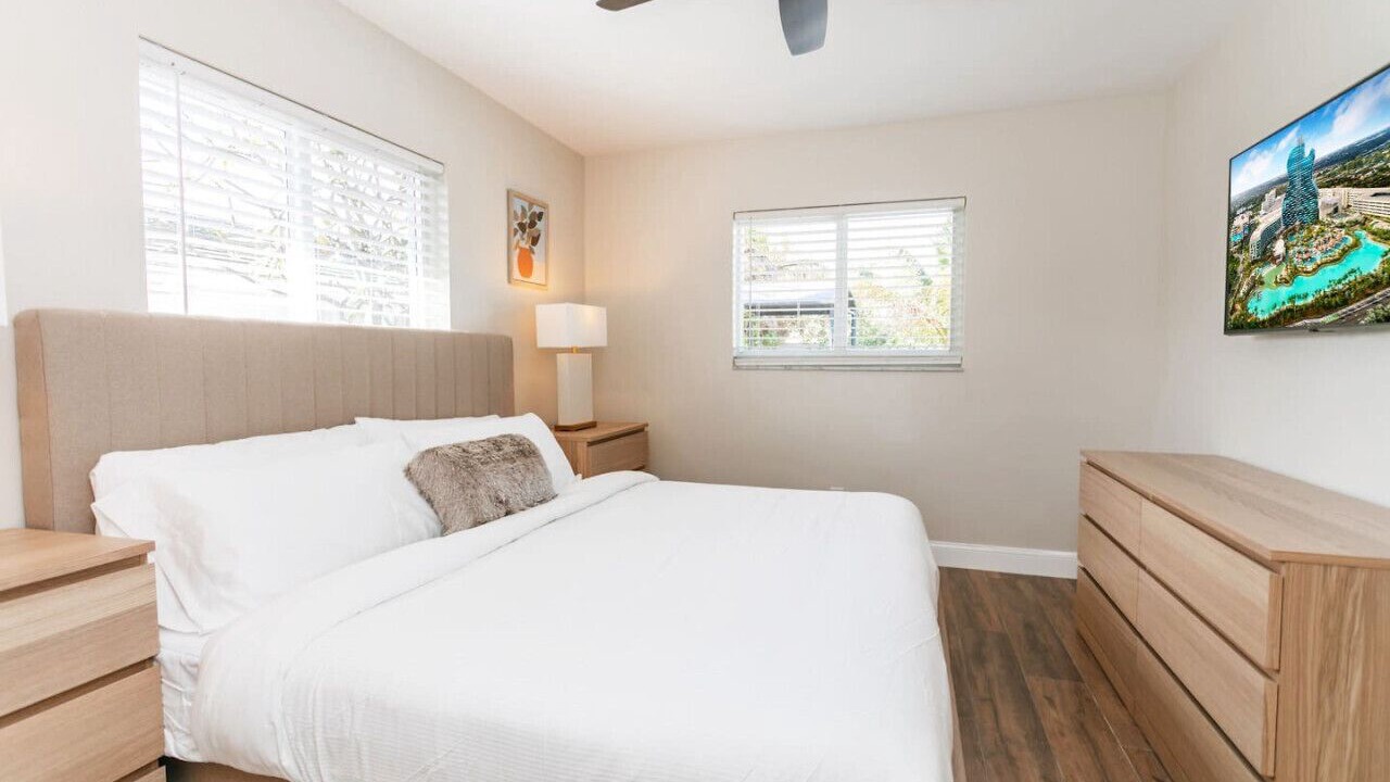 Photo of Bedroom in Dania Beach