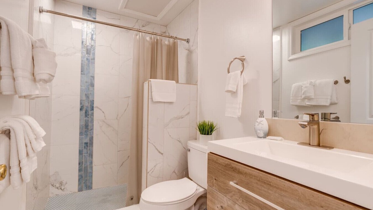 Photo of Bathroom in Wailuku