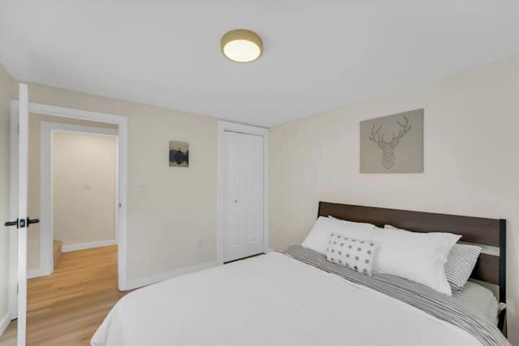 Photo of Bedroom in Bryn Mawr-Skyway