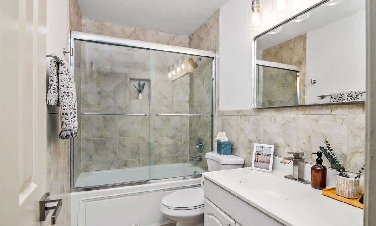Photo of Bathroom in Sarasota Springs