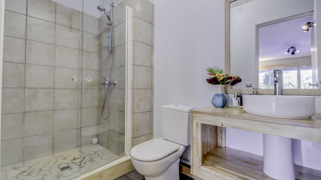 Photo of Bathroom in Faaa