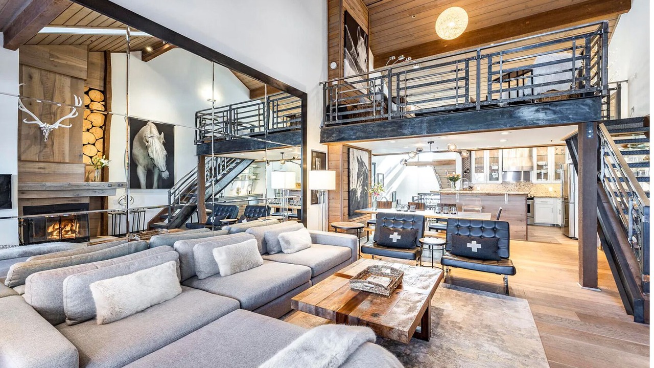 Photo of Livingroom in Deer Valley