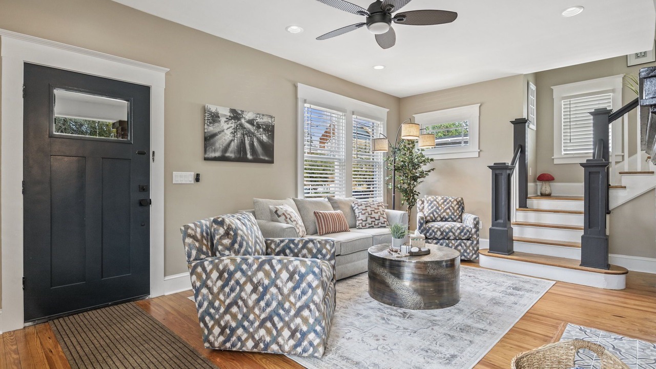 Photo of Livingroom in Five Points