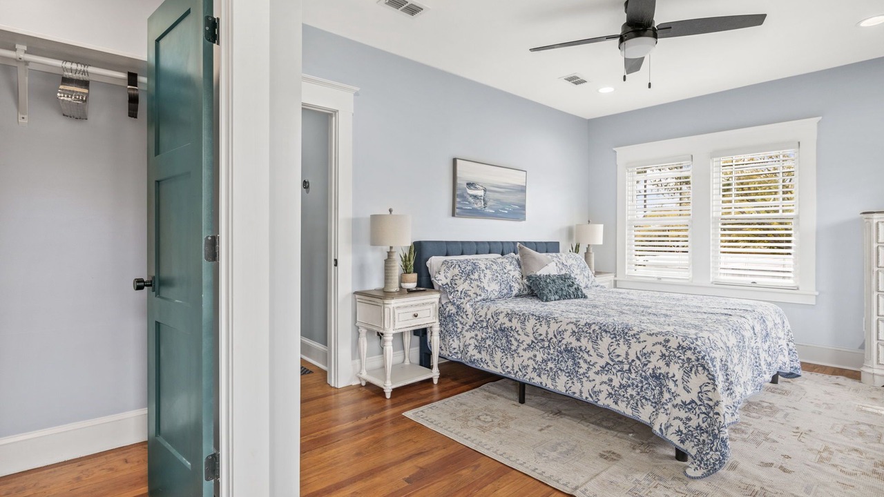 Photo of Bedroom in Five Points