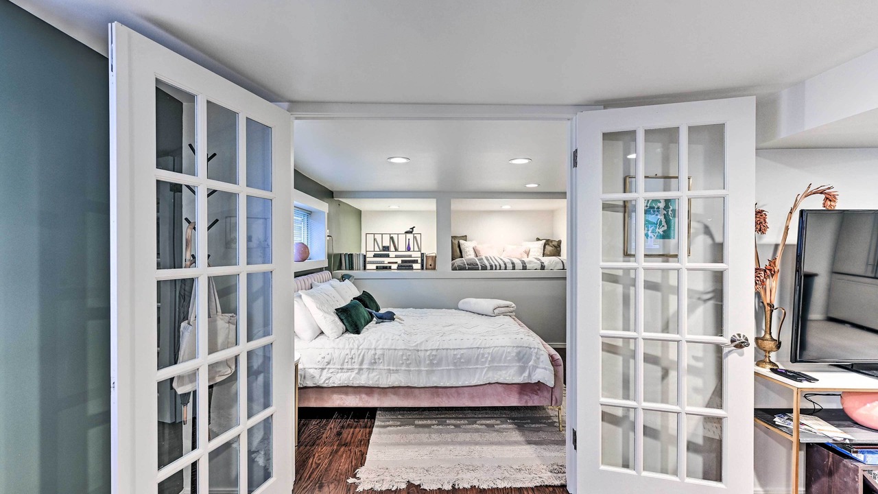 Photo of Bedroom in Queen Anne