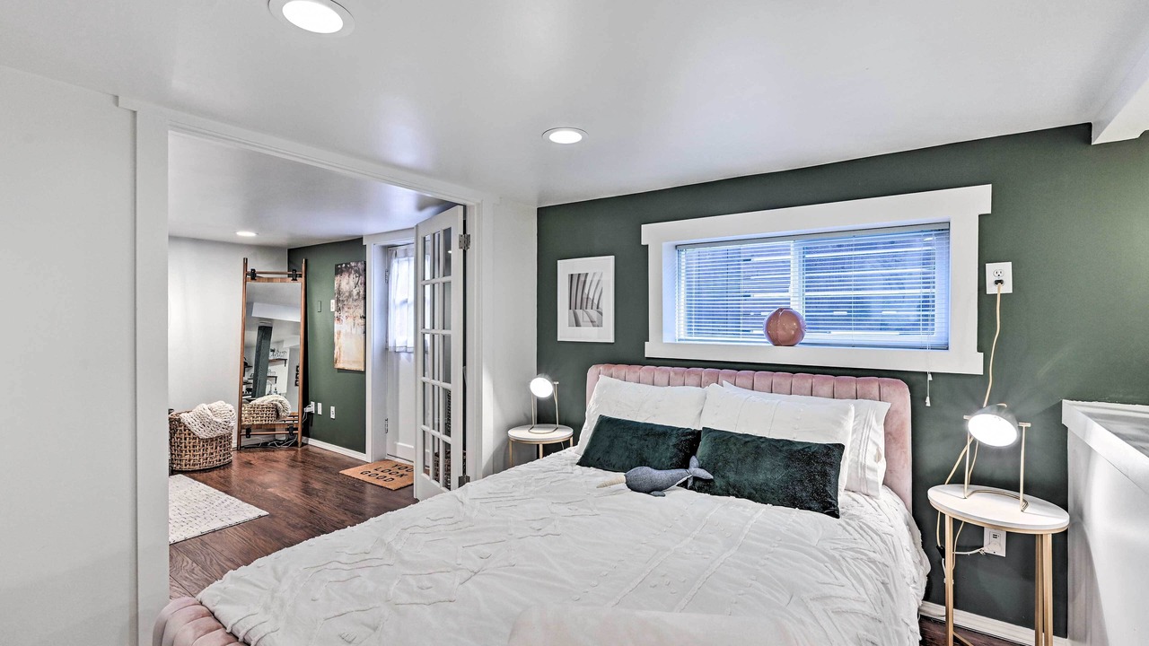 Photo of Bedroom in Queen Anne